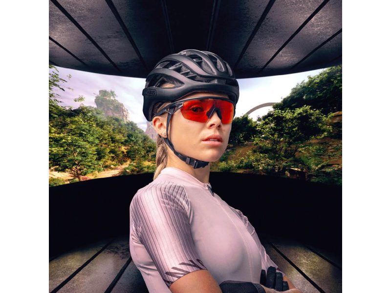 Oakley Sphaera Solbriller OO 9403 09